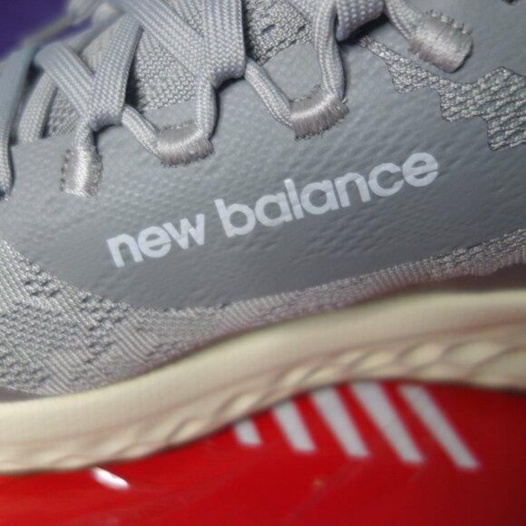 New Balance FRESH FOAM Garo Trail Running Grey Size US Mens 8.5 Mens D Medium - Picture 9 of 16